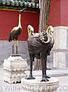 19-Statue * At th enetrance gate, a crane, a mythical bird,... * 1488 x 1984 * (346KB)