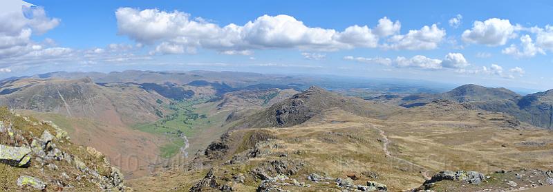 45-Langdale.jpg - ...and the other way, to the East.