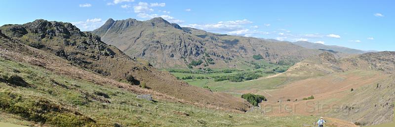 66-HalfwayDown.jpg - The Langdale peaks from this stairway into a shallow valley