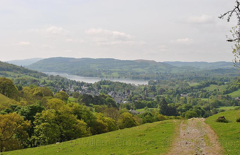 10-Ambleside.jpg - Ambleside and Lake Windemere, when on out way up.