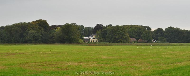 12-DeHolte.jpg - Another manor: De Holte, seen from the road