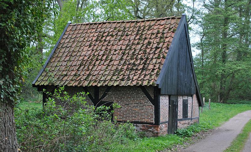 26-Barn.jpg - An old barn - the type that is common in the area since the Middle Ages