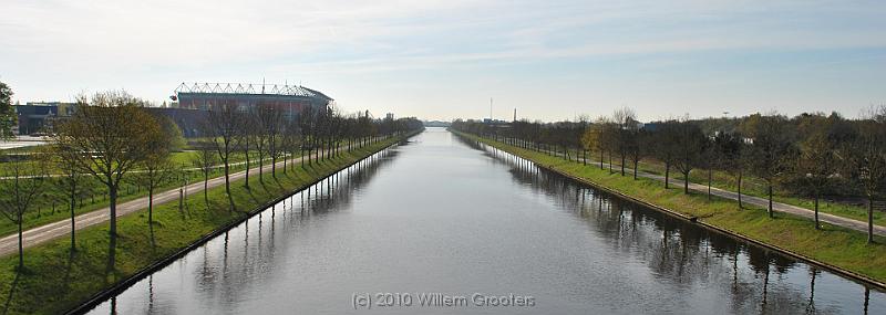 06-OneWay.jpg - Looking over the canal towards Enschede