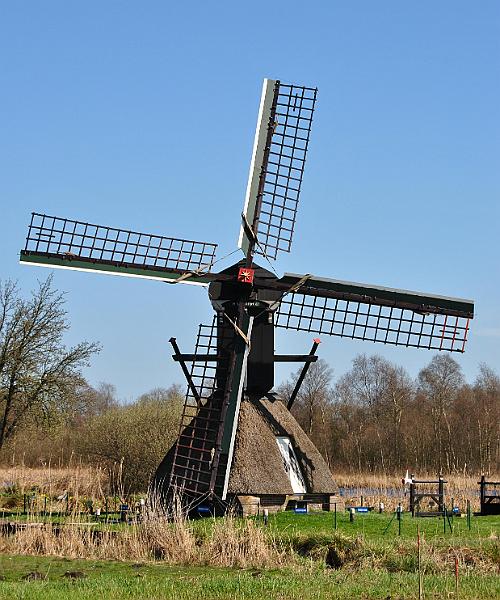 63-OldStyleMill.jpg - A medieval type of windmill, rebuild from scratch. This type of mill was used to lower water levels in a larger area, to allow farming - and allow lower peat digging....