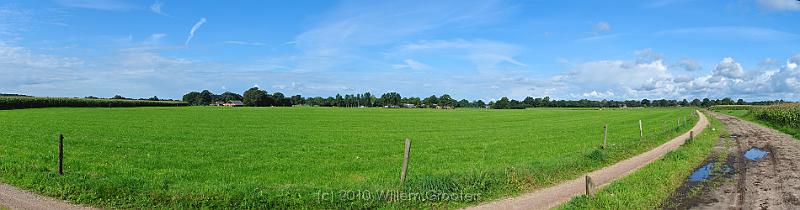 03-Rural.jpg - Farms lying on the verges of woodland - truly a rural environment.