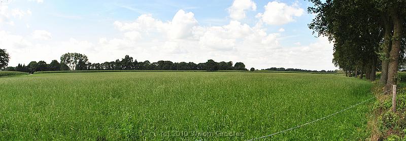 52-Rhaanderesch.jpg - The RhaanderEsch area - a wall of sand and pebbles, pushed up in an iceage.Now firtile soils and used by farmers for a long, long time.