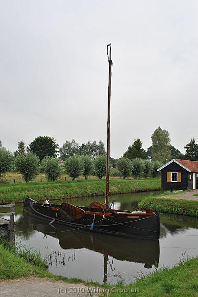 05-EnterseZomp.jpg - A replica of the type of ship that sailed the river: a Enterse Zomp. This one is built in 1987, from ancient drawings since none survived the times.
