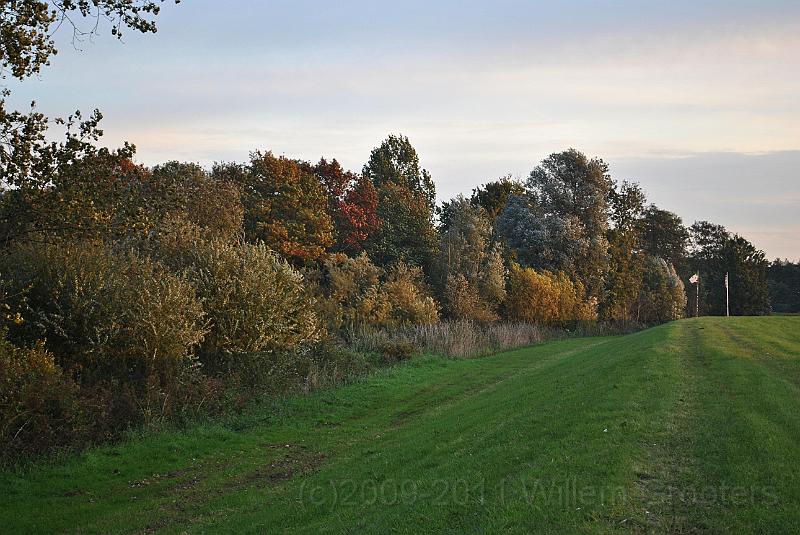 01-Colors.jpg - Autumn coulours along the dyke of the Vecht