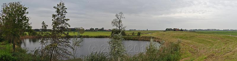 30-Wiel.jpg - Where the dyke once gave way, a pond marks the spot where the waters ran into the low lands.
