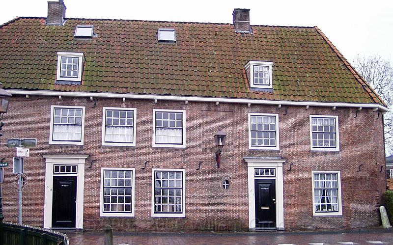 01-Huis.jpg - Linschoten is an old village - and this is an old house near the center