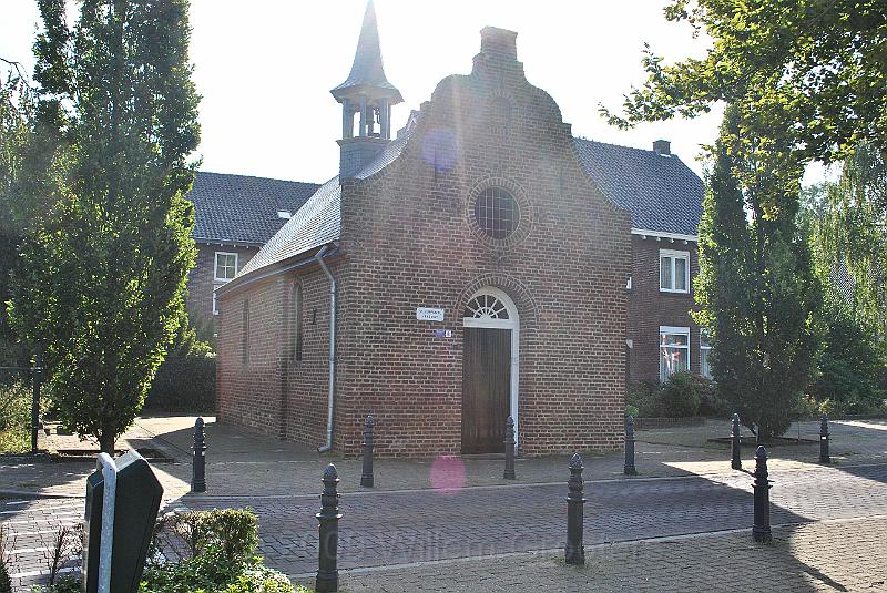 08-StJosefKapel.jpg - The chapel of st Joseph - a place of pilgrimage for people in search of a family life. In the nearby "Pilgrims House"  we had or first stop.