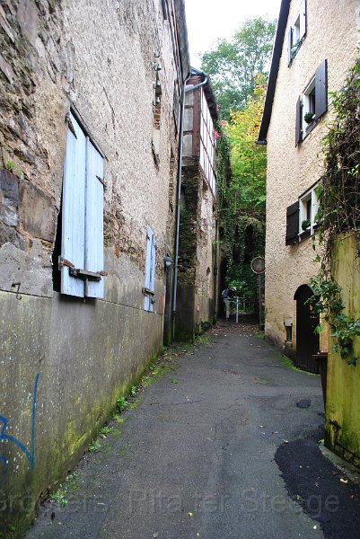 07-AlleyOffTheRiver.jpg - and finallyy leading into an alley leading steeply uphill...