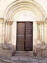15-Kerkdeur * Church door with encarved framing... * 1488 x 1984 * (444KB)