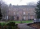 02-KasteelStoutenburg * Stoutenburg Castle, home of a group of Fransiscan monks. They run an environment-friendly farm * 1984 x 1488 * (482KB)